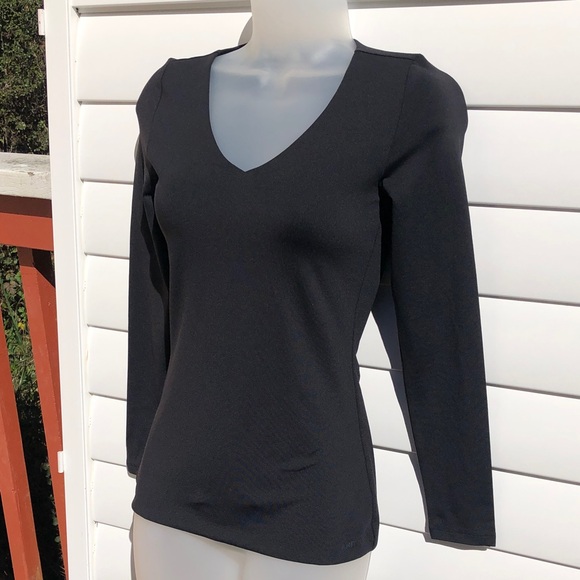 NWT Aritzia Contour Top in Black - Picture 4 of 9